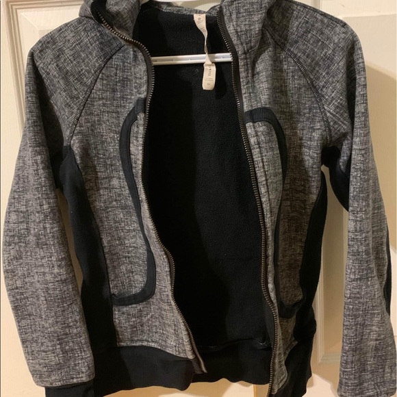 Lululemon Scuba Hoodie! - Picture 4 of 4